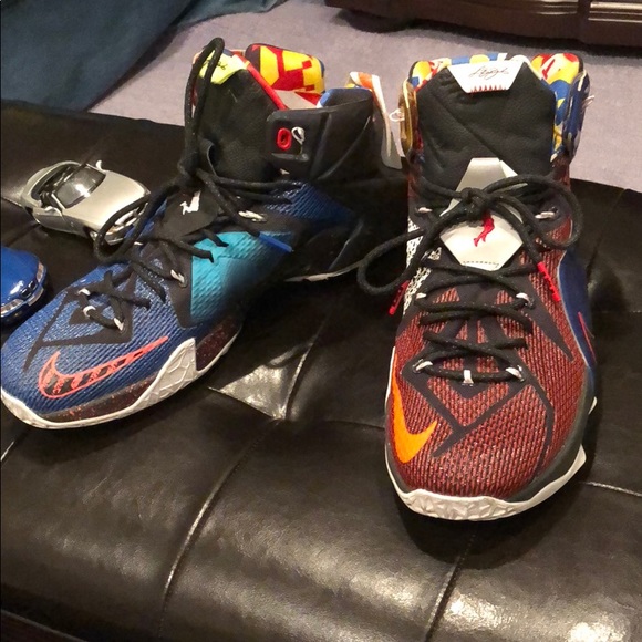 Nike basketball shoe - Picture 2 of 4